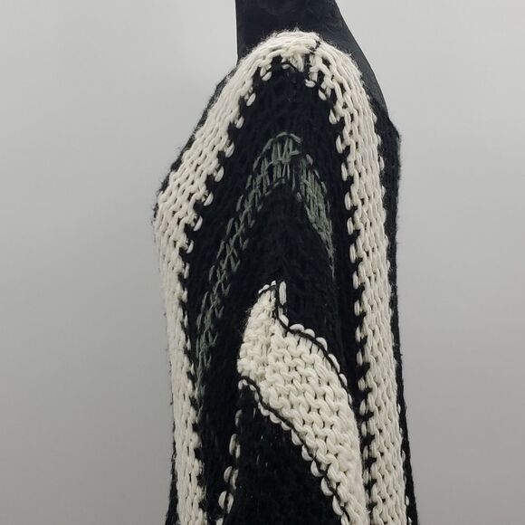 Lumiere Loose Knit Bat Wing Sleeve Sweater. - Picture 6 of 17